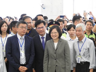 First section of Taichung’s elevated train line opens