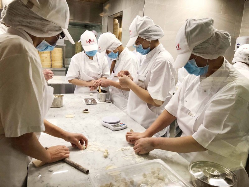 Insomnia, Din Tai Fung, and AI email help