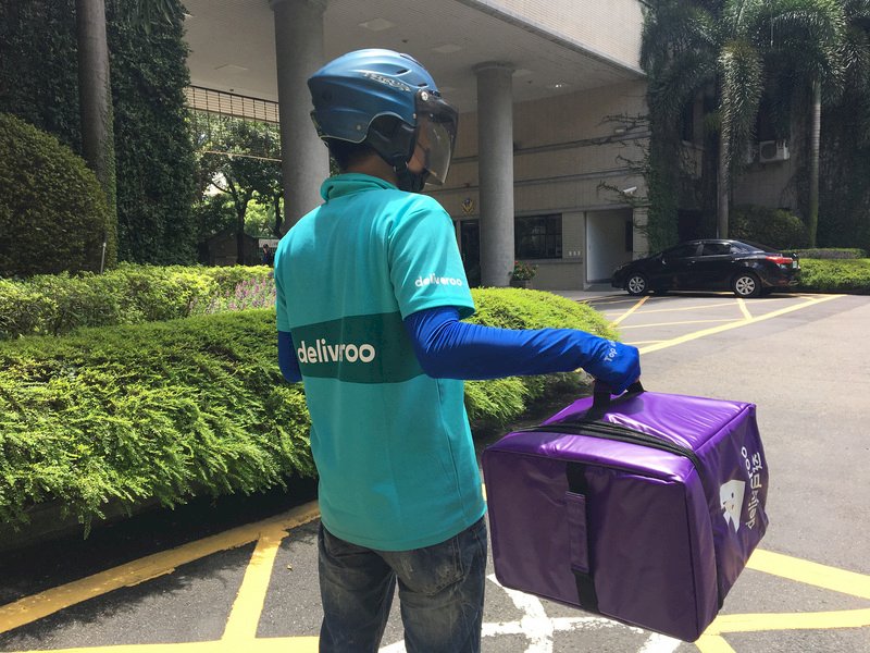 New guidelines aim to protect food delivery workers during typhoons