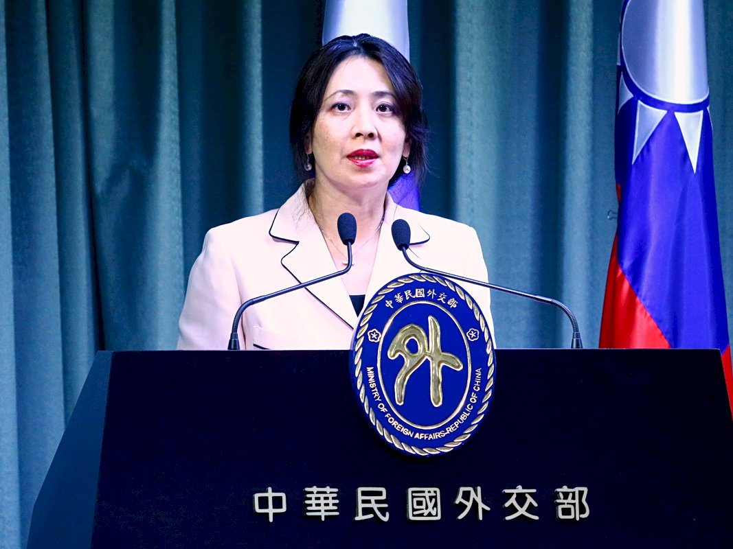Guatemala leader not seeking ties with China