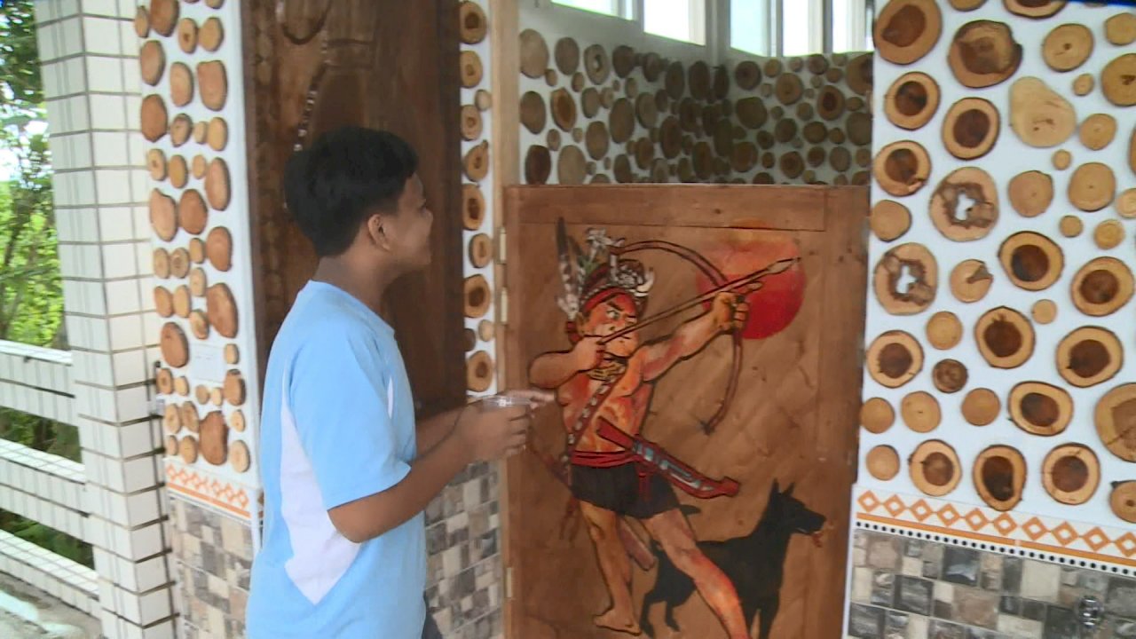 VIDEO: Middle school restrooms in Taitung show off indigenous culture