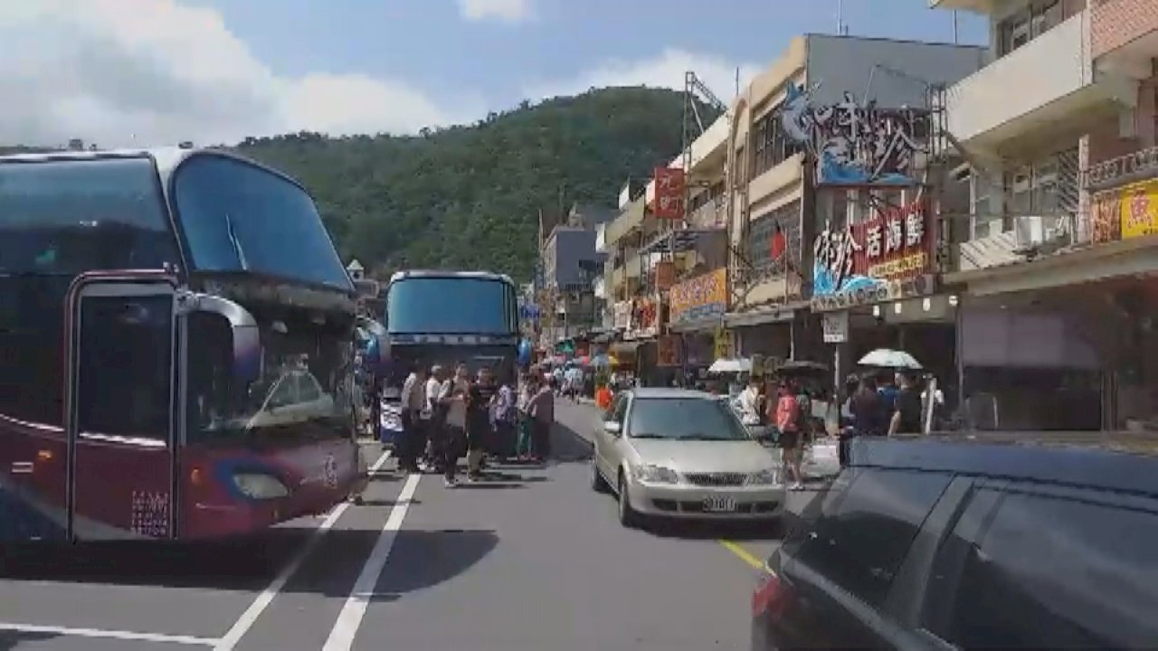 VIDEO: Business returns to Nanfangao two weeks after deadly collapse
