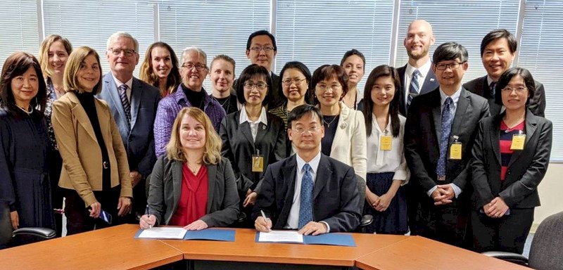 Taiwan and US formally sign plan on guava imports