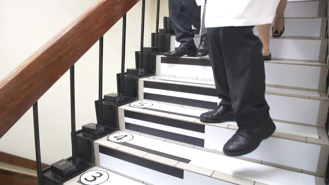 VIDEO: Kaohsiung hospital installs “piano staircase” to boost exercise