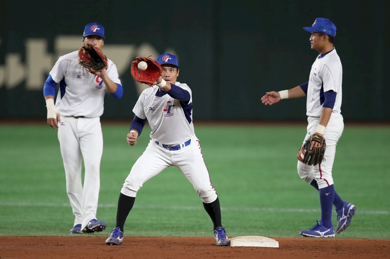 Taiwan baseball team holds practice session at Tokyo Dome
