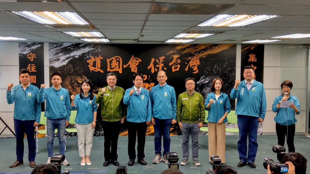 VIDEO: KMT’s stance on democracy the same as HK’s pro-establishment: DPP
