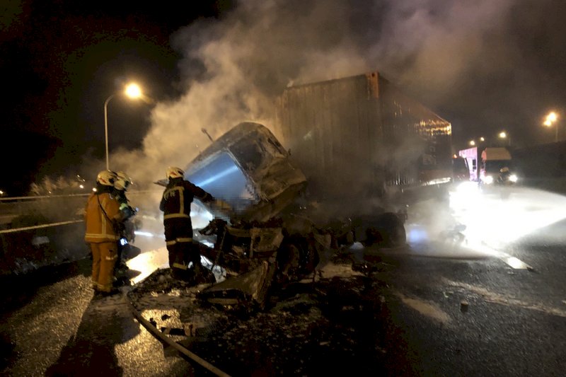 Fatal truck collision leaves 2 dead