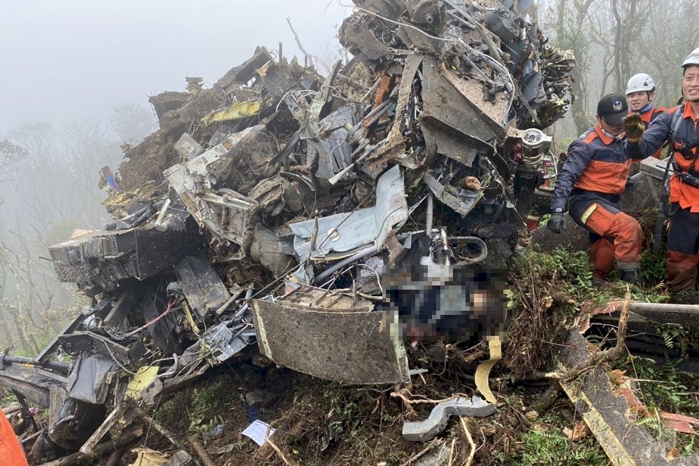 Black Hawk crashes in northern Taiwan, killing 8