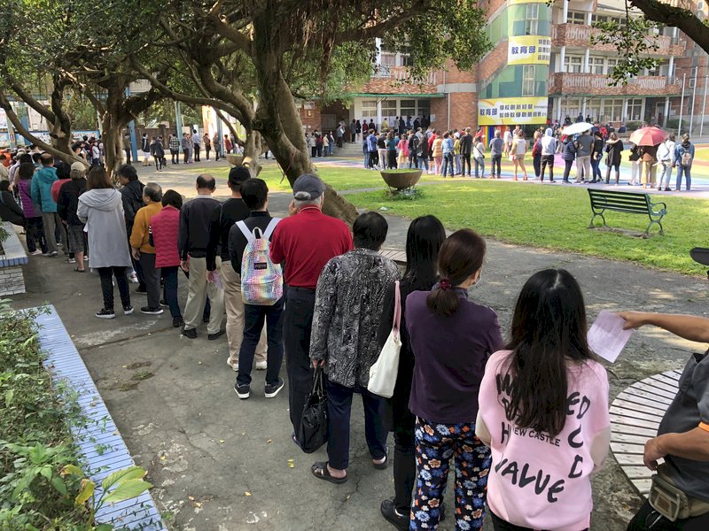 Election 2020: Vote counting begins as polls close