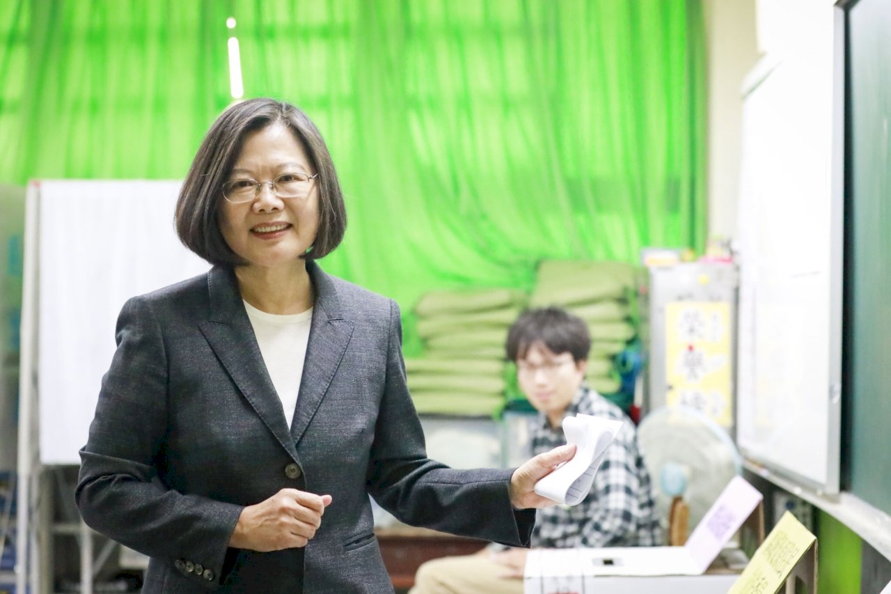 Presidential candidates cast their ballots