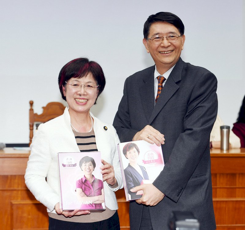 Former Taiwan lawmaker receives France’s National Order of Merit