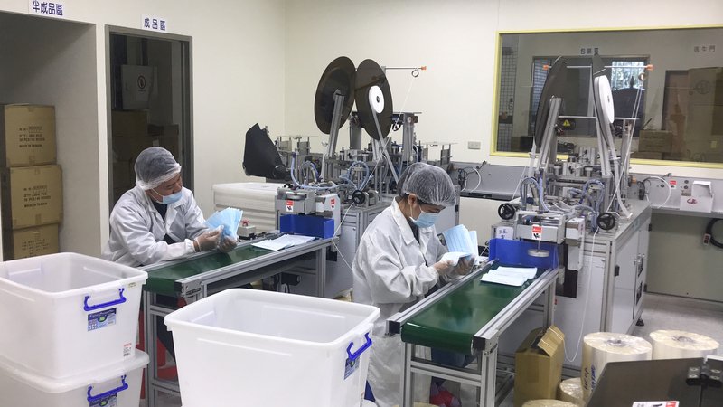 Gov’t to lower price of surgical masks as high demand continues