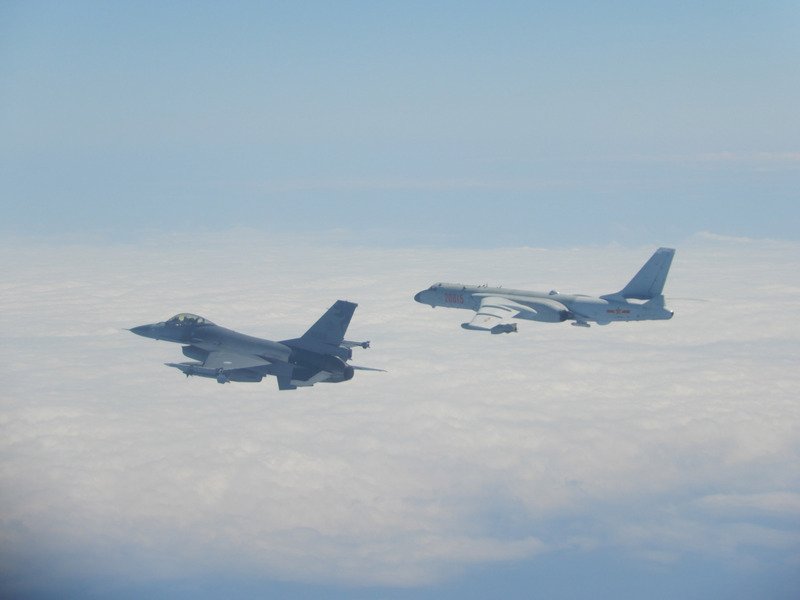 Chinese warplanes perform exercises near Taiwan