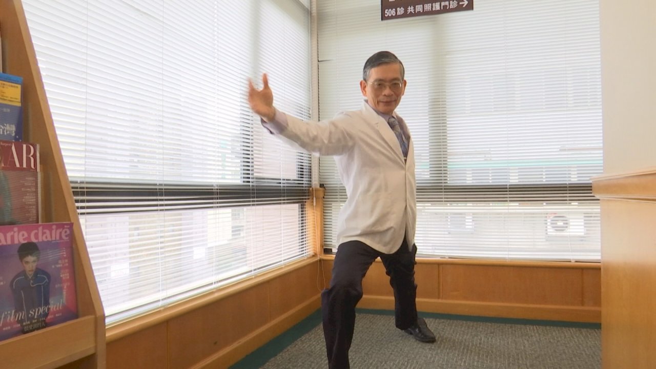 VIDEO: Doctors, YouTuber promote exercises designed to combat COVID-19