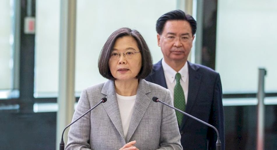 Tsai calls for all legislators to support act to help troubled businesses