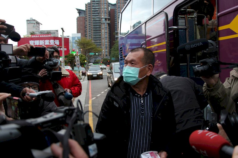 VIDEO: Taiwanese on board first evacuation flight released from quarantine