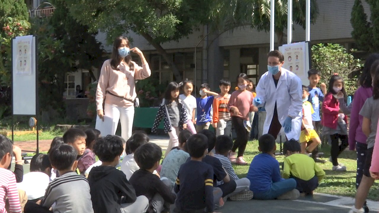 VIDEO: Students boost COVID-19 prevention skills and their English