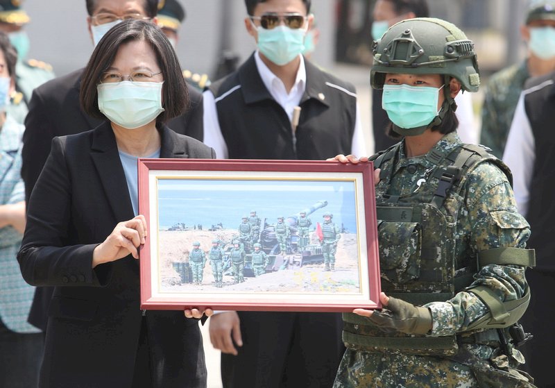 Tsai thanks military for helping curb COVID-19 outbreak