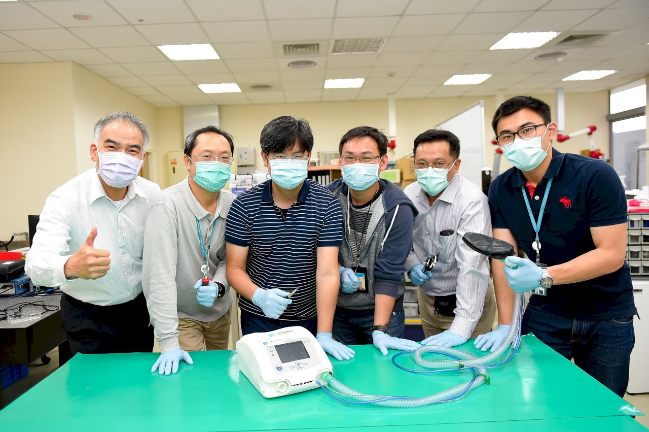 Research institute unveils prototype for domestically-built ventilator