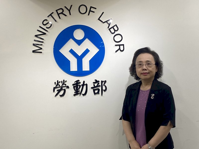 Number of workers facing shortened hours nears 32,000