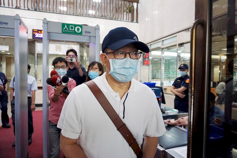 Five found guilty of buying votes for Han Kuo-yu