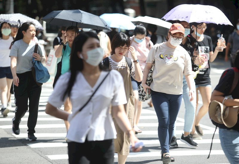 Heat warnings for much of Taiwan as mercury breaks 38C in places