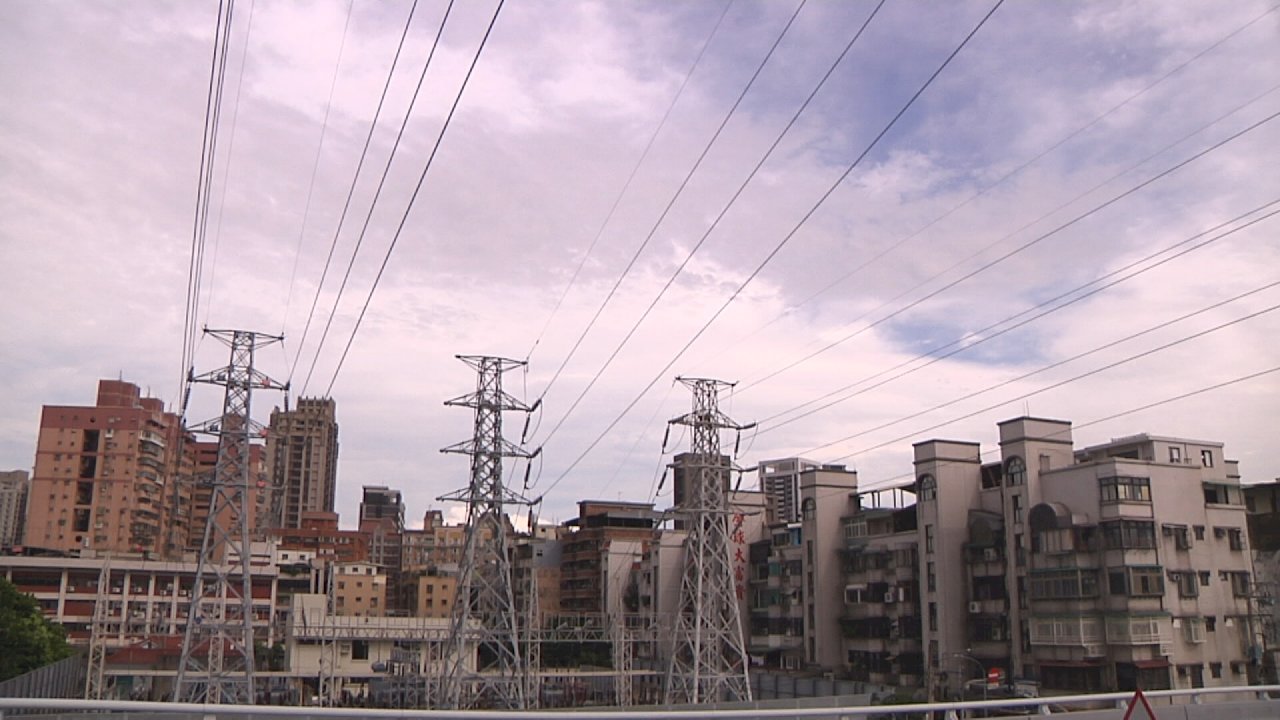 VIDEO: Expert shows you how to save electricity during hot months