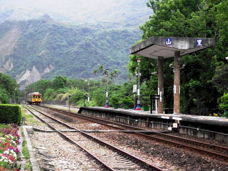 Taiwan Railway Administration rolls out 10-day ride pass for students