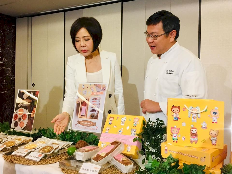 TV personality holds bake sale to raise funds for women’s group
