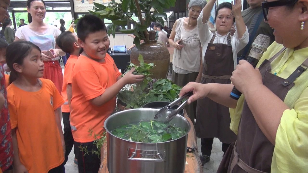 VIDEO: Nature-loving chefs promote food education