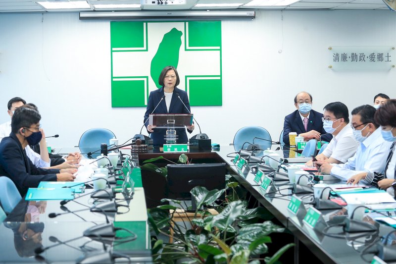 President calls for Beijing to communicate with Hong Kong