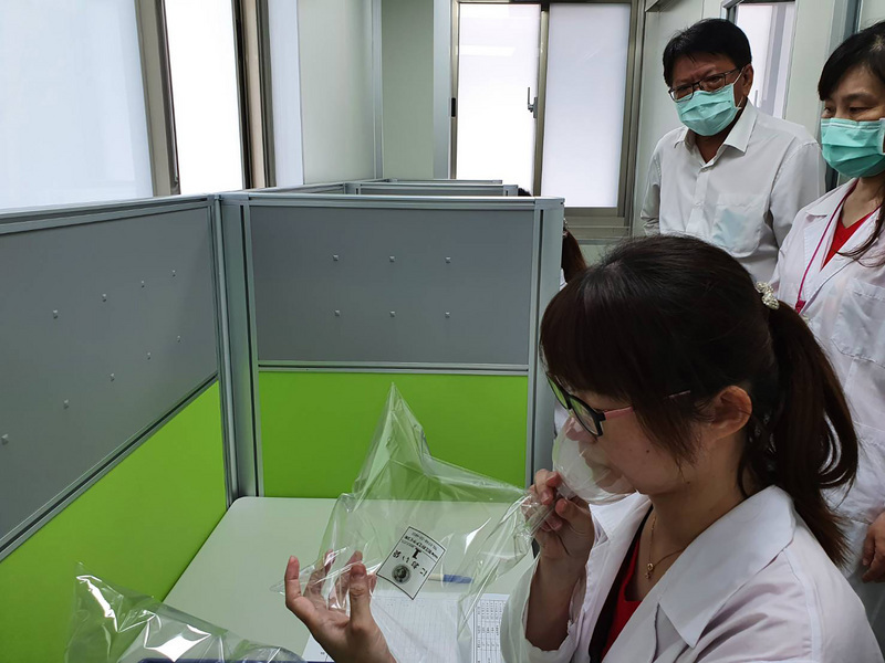 WATCH: Taiwan’s professional “sniffers” test for foul odors