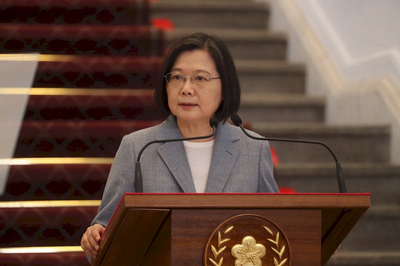 Tsai announces relaxation of ban on US beef and pork imports