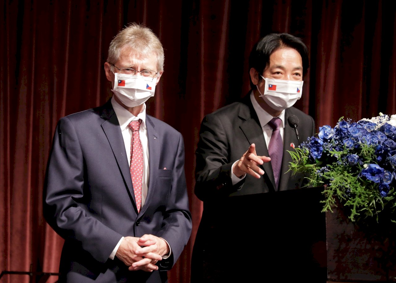 Czech delegation holds banquet to thank Taiwanese officials