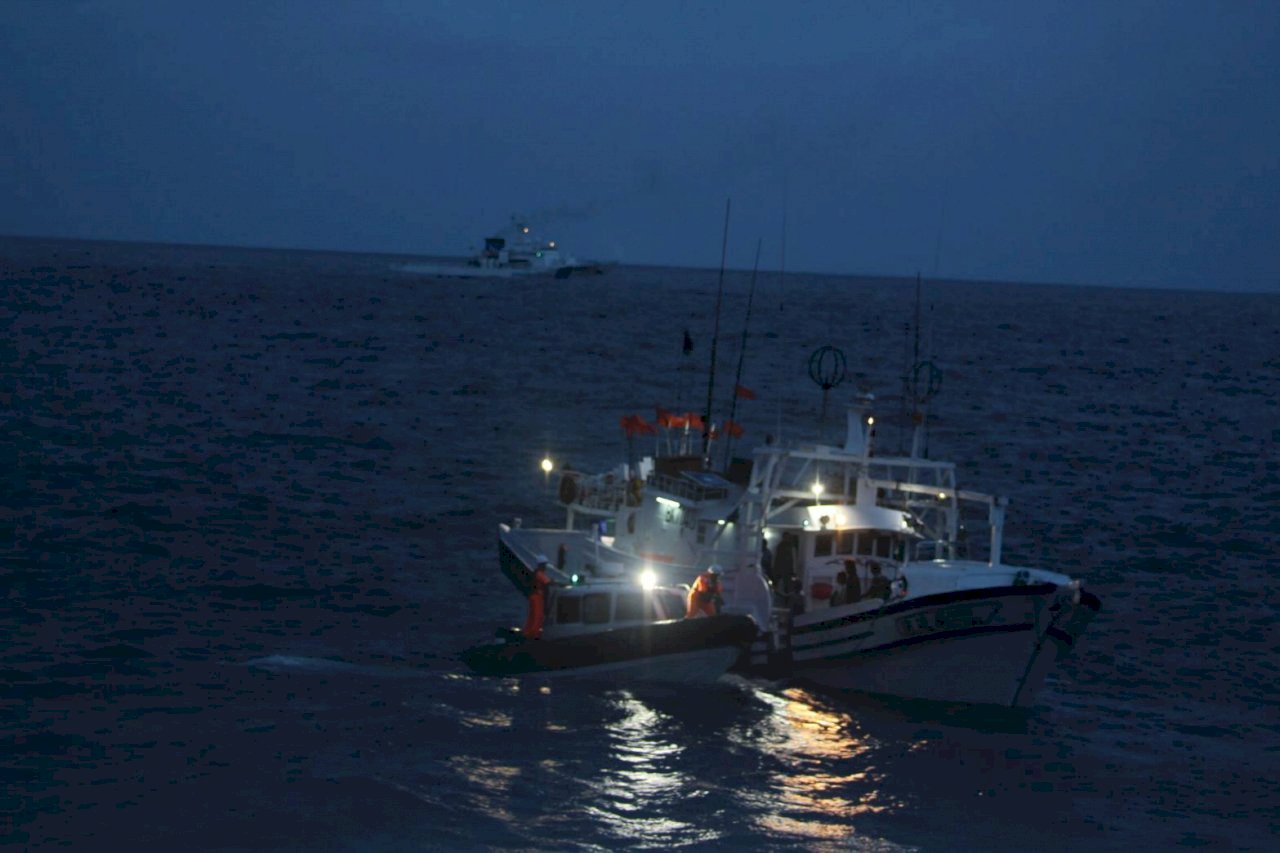 Taiwanese fishing boat collides with Japanese gov’t vessel, crew unharmed