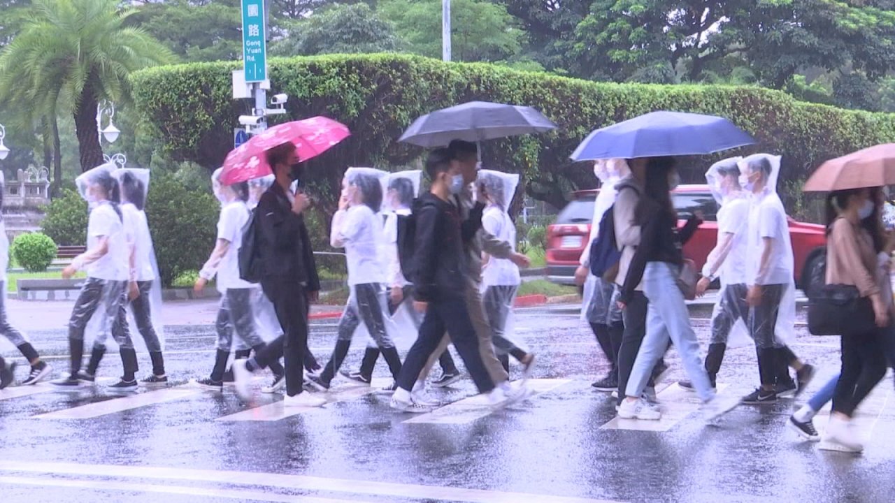 VIDEO: Weather bureau forecasts rain for National Day