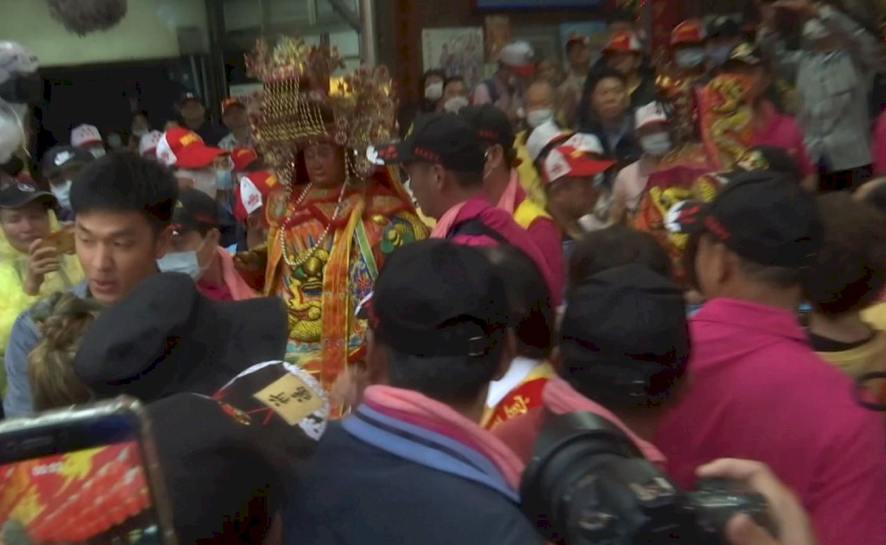 VIDEO: Sea goddess to take locomotive during Yilan pilgrimage