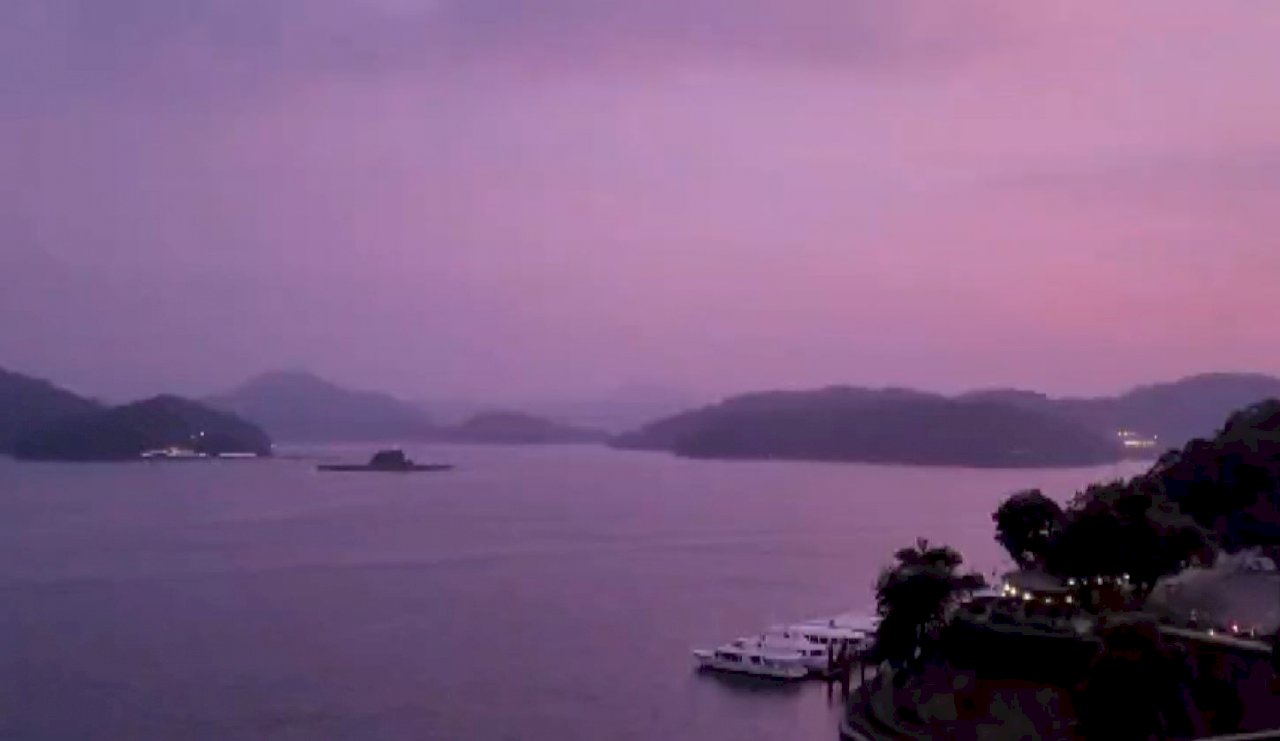 Video: Typhoon’s outer bands bring stunning sunsets to Taiwan