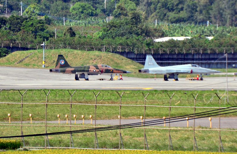 Defense Minister: Taitung base to replace F-5 jets over three years