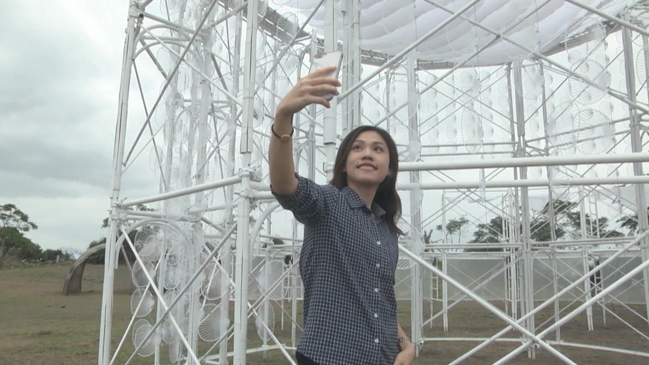 Video: Artists putting finishing touches on work for Yilan art festival