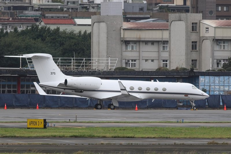 Unnamed American officials arrive in Taiwan