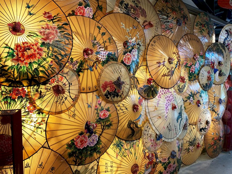 Real wages and Hakka culture