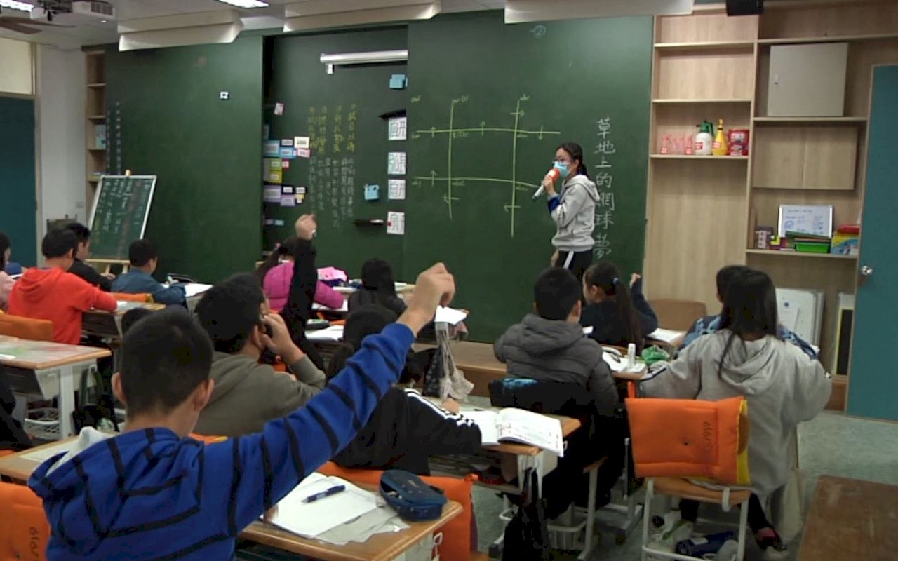 VIDEO: Hualien school prides itself in new aesthetic features