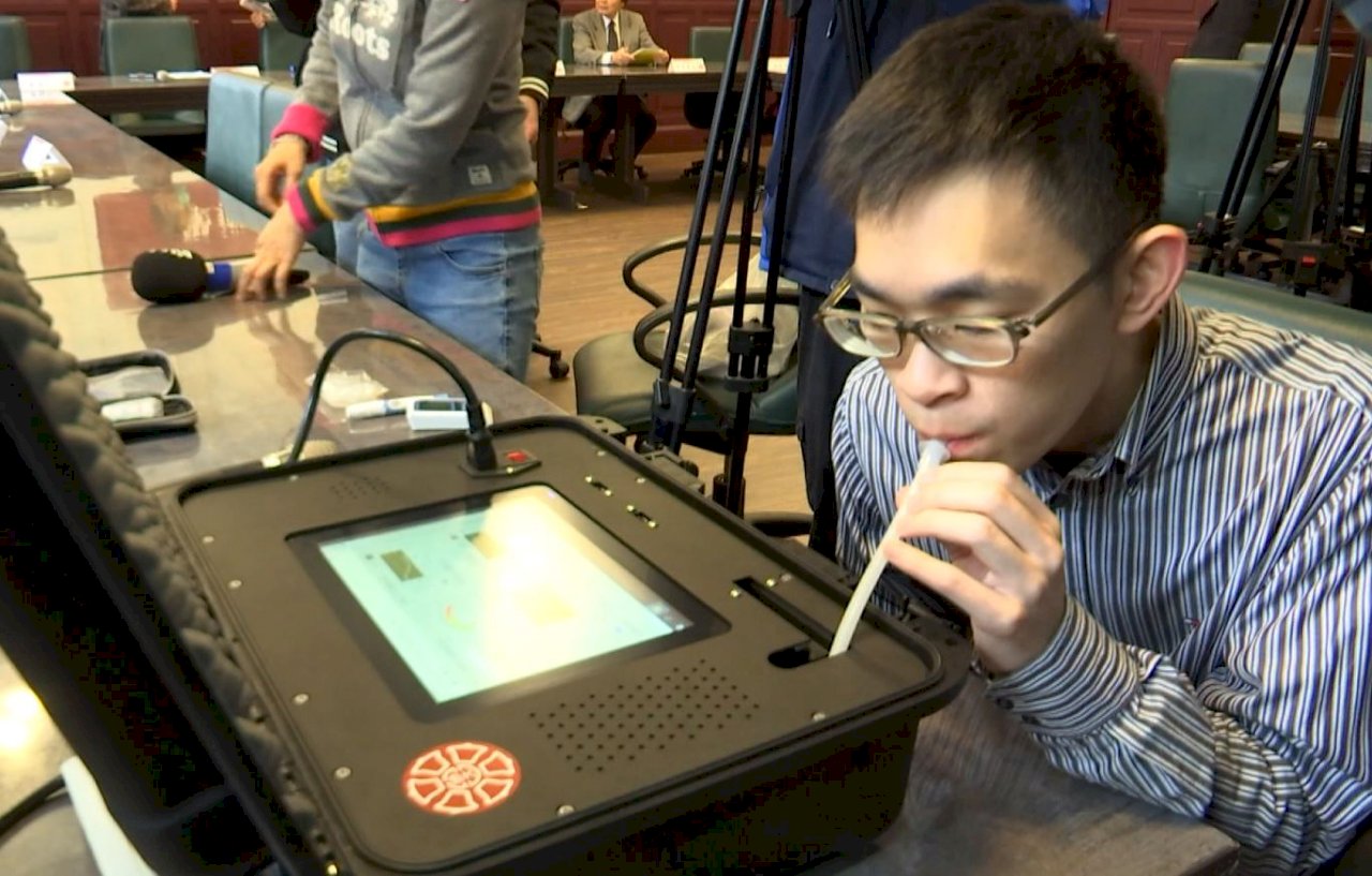 VIDEO: University develops device that detects blood sugar level by one’s breath