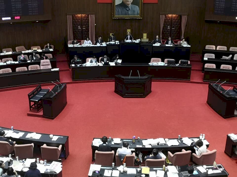 Legislature holds extraordinary session to review NT$7.6 trillion budget