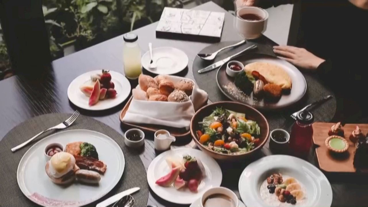 VIDEO: Taiwan hotel restaurants almost fully booked for CNY Eve dinners