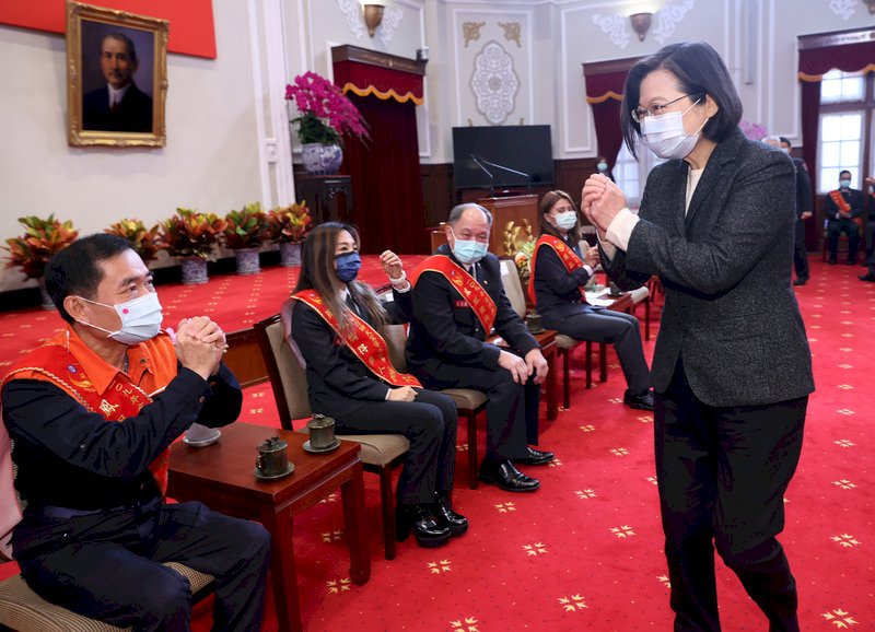Gov’t to protect firefighters’ safety and rights: Tsai