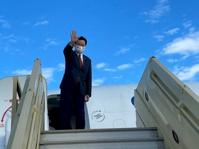 Foreign Minister attends inauguration of Palauan president