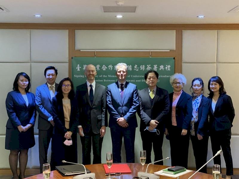 Taiwan and UK sign memorandum of understanding on agriculture