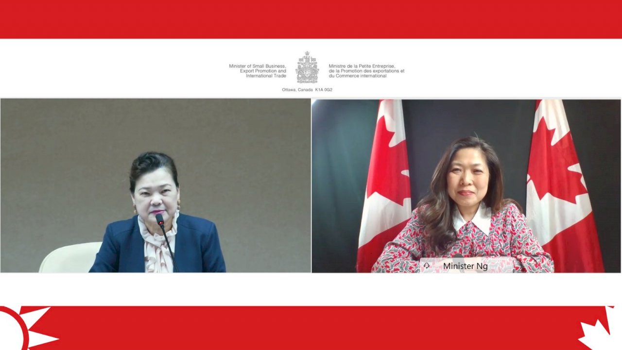 Economics minister holds meeting with Canada trade minister
